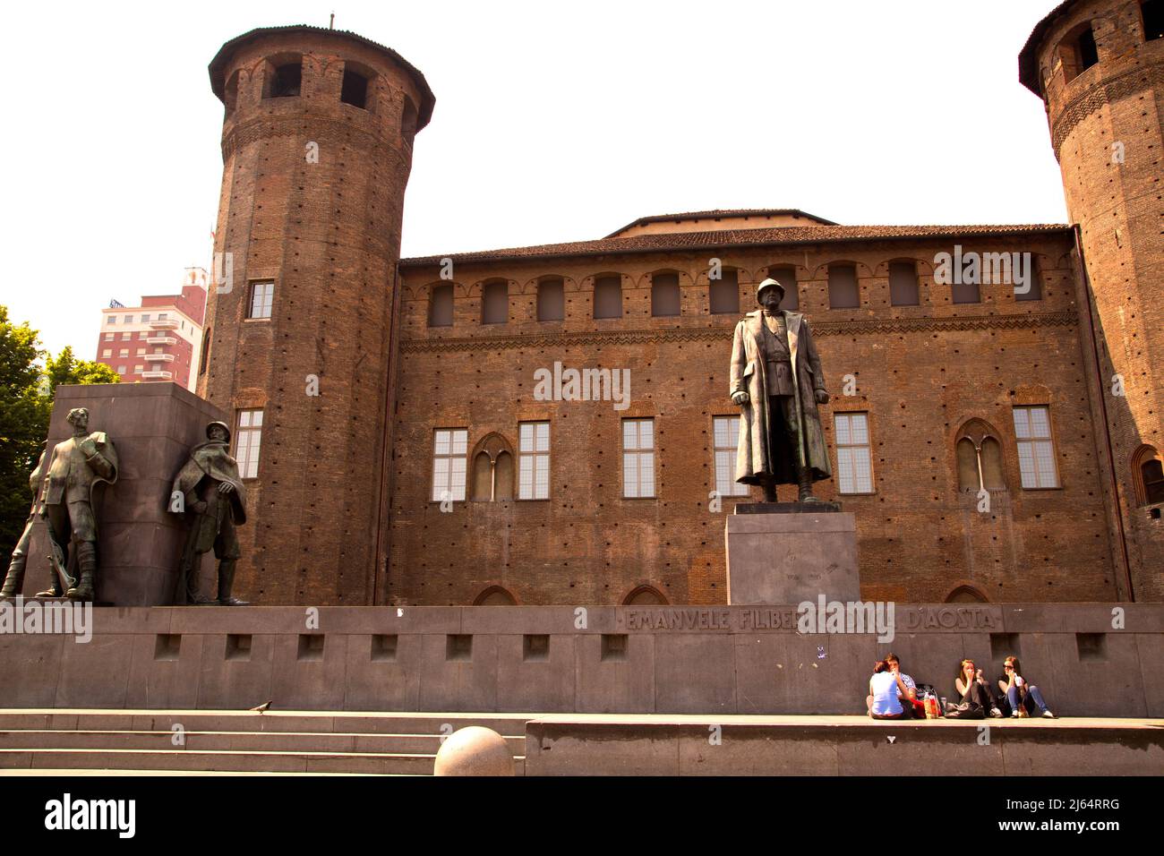 Il memoriale di Emanuele Filiberto Duca D'Aosta a Pizza Castello che commemora le opere del generale italiano durante la prima guerra mondiale. Torino Italia. Foto Stock
