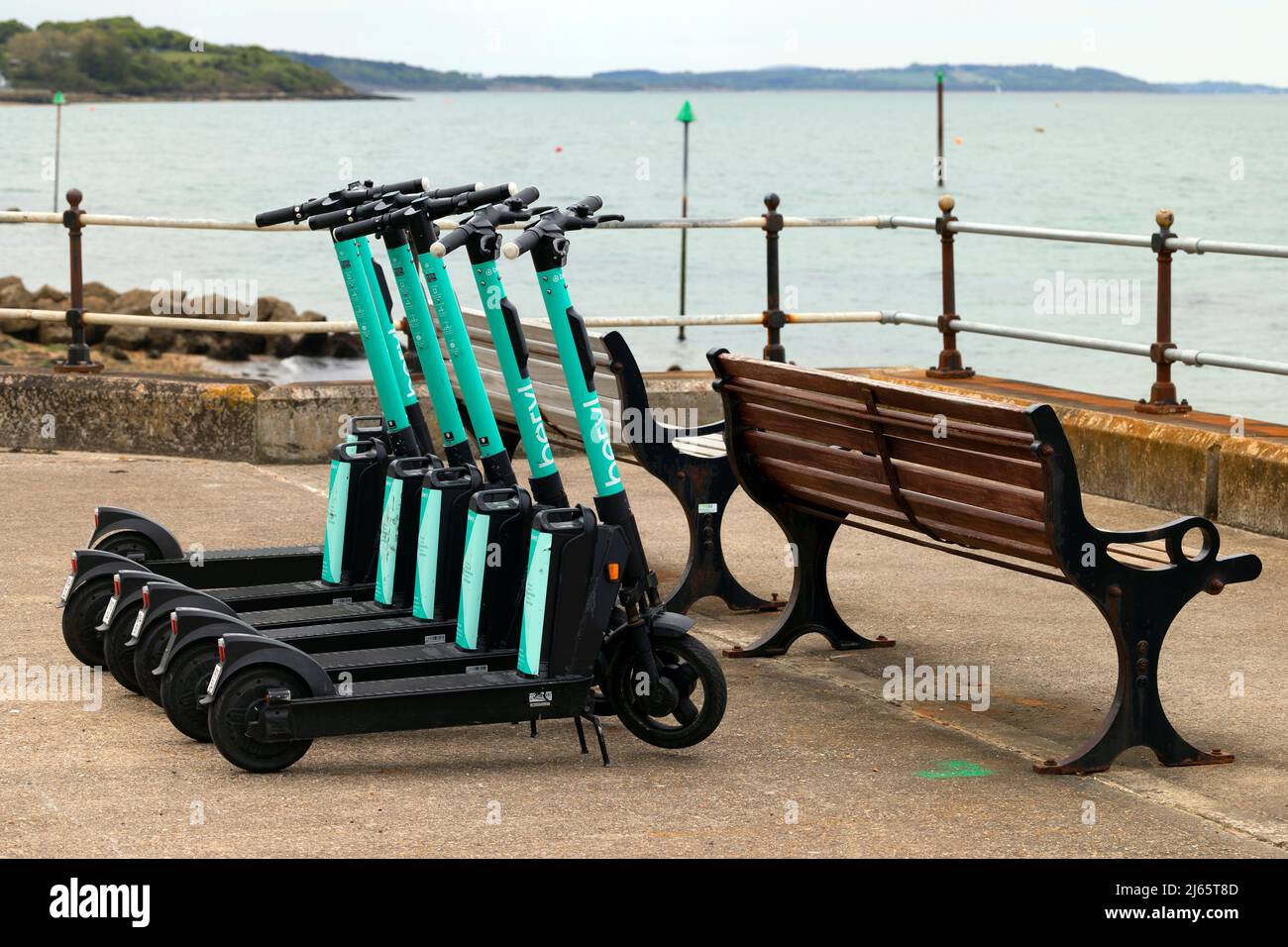 Beryl,batteria,e-scooter,e,spiaggia,1,scooter,noleggio,scooter, Gurnard,Isola di Wight,Inghilterra,Gran Bretagna,britannico,UK, Foto Stock