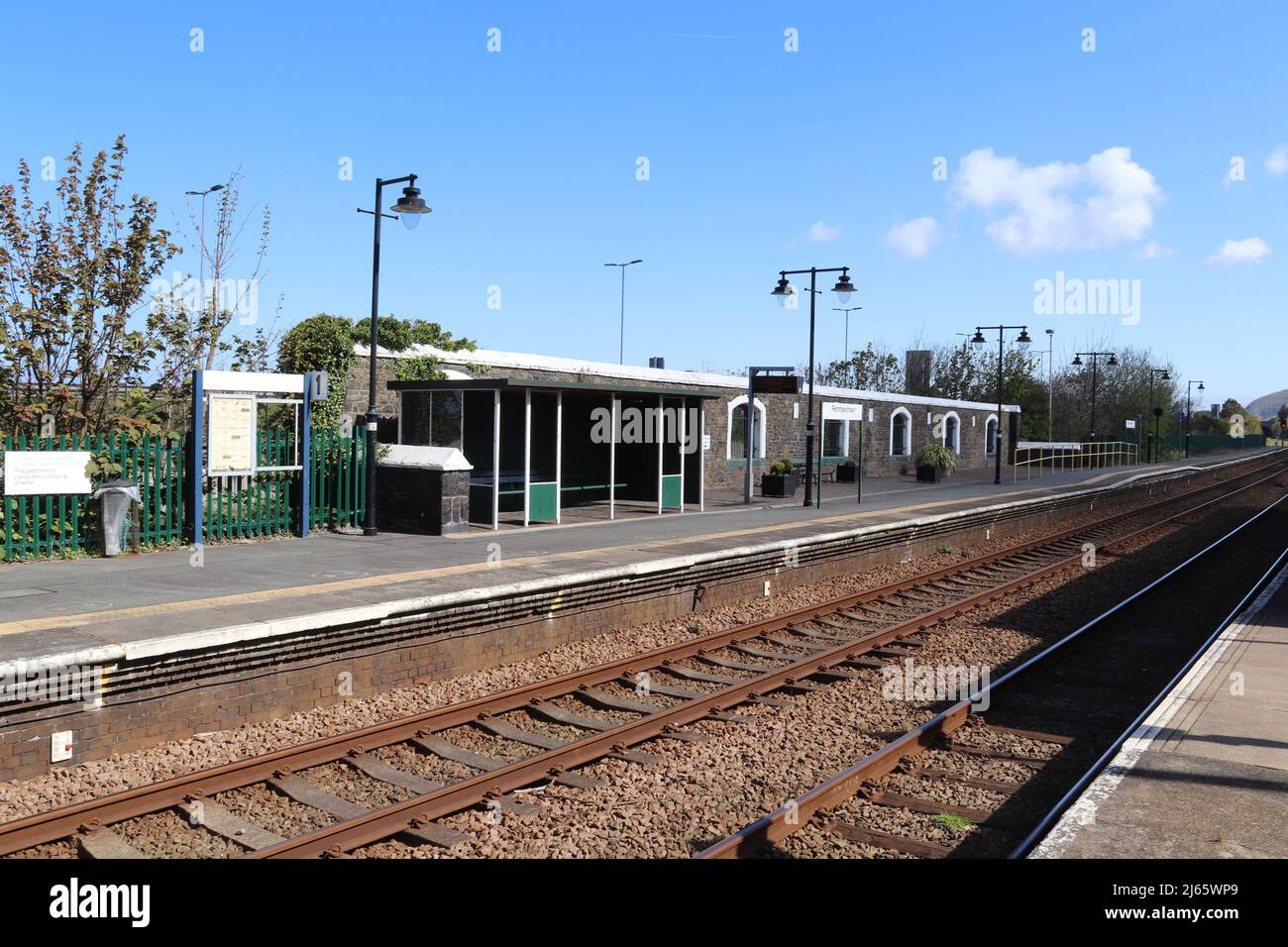Penmaenmawr stazione ferroviaria strada ovest Conwy Galles nord Foto Stock