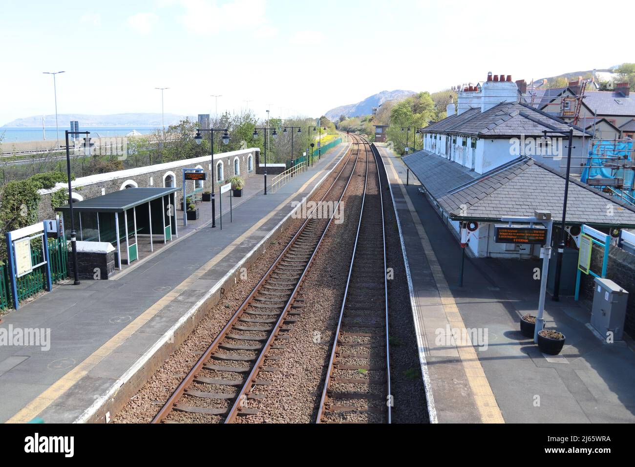 Penmaenmawr stazione ferroviaria strada ovest Conwy Galles nord Foto Stock