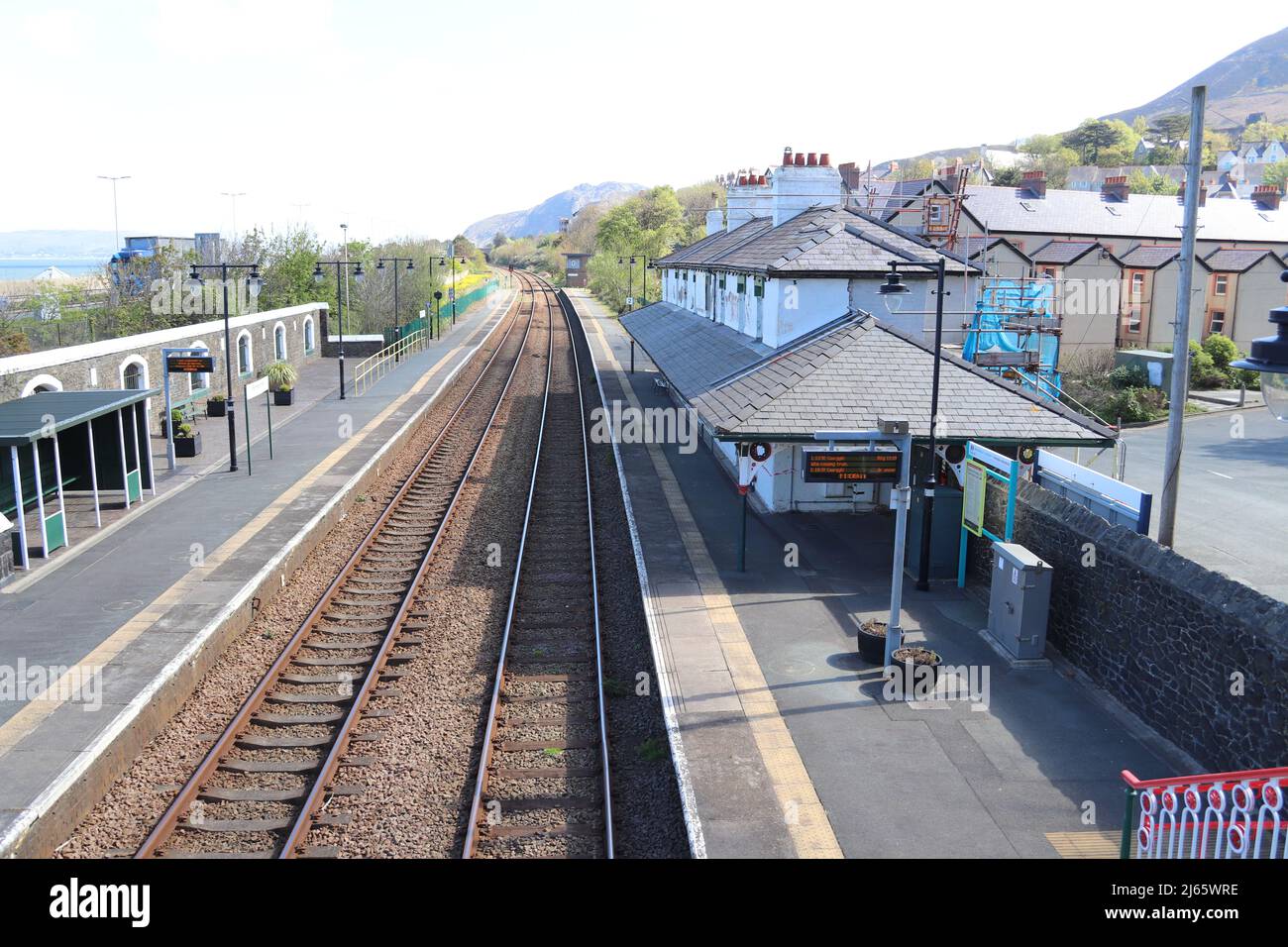 Penmaenmawr stazione ferroviaria strada ovest Conwy Galles nord Foto Stock