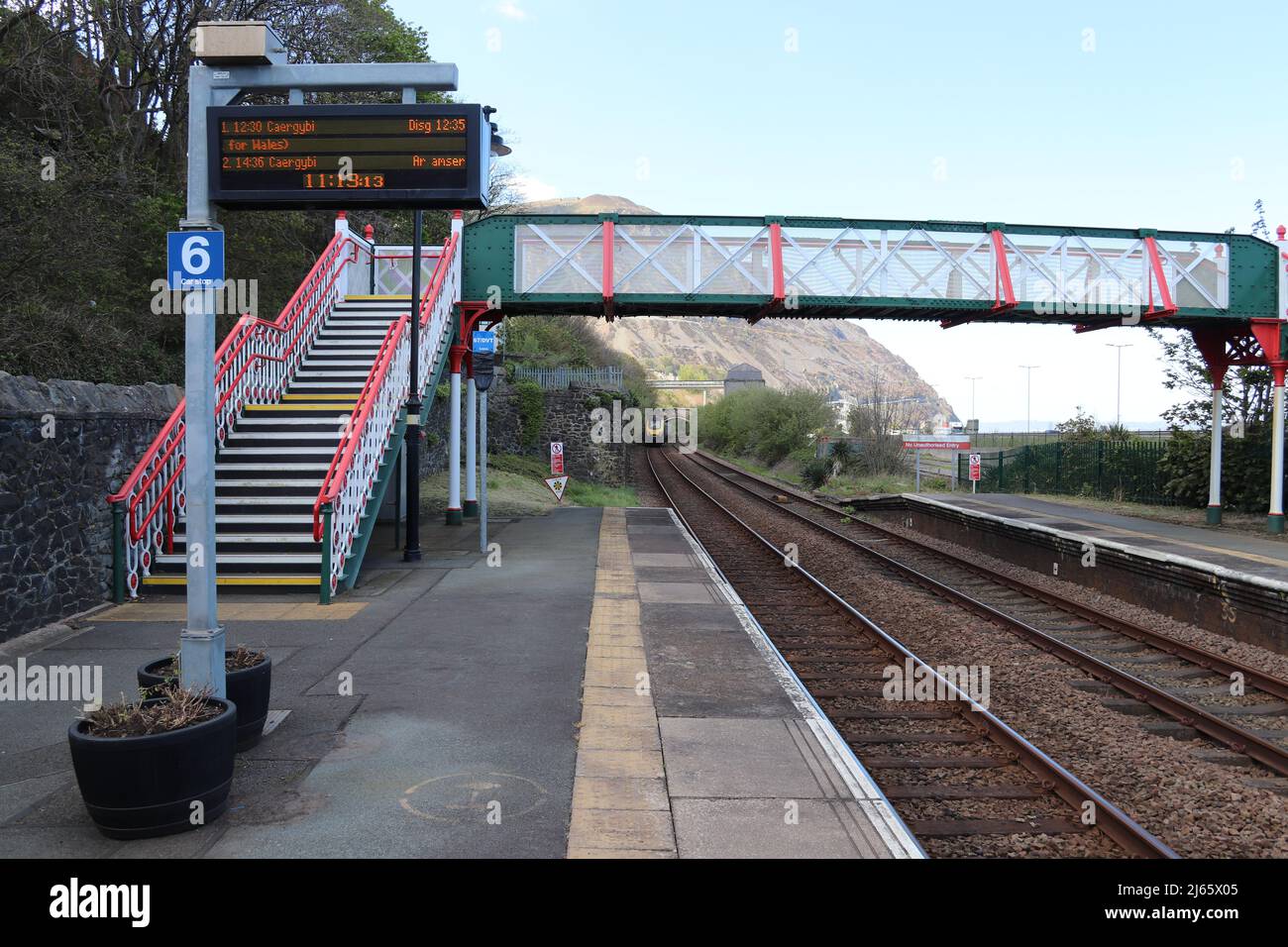 Penmaenmawr stazione ferroviaria strada ovest Conwy Galles nord Foto Stock