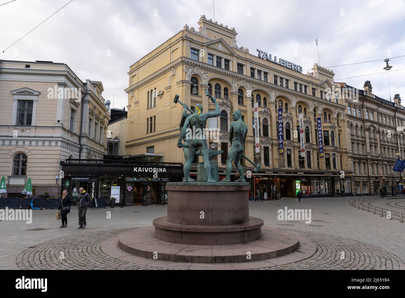 Helsinki, capitale della Finlandia, si trova sulle rive del Golfo di Finlandia, più a nord delle capitali europee continentali. Foto Stock