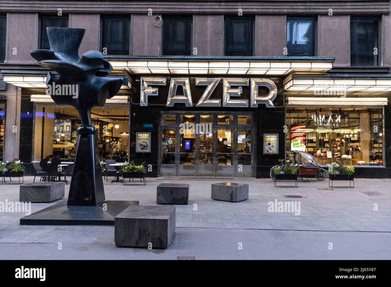 Helsinki, capitale della Finlandia, si trova sulle rive del Golfo di Finlandia, più a nord delle capitali europee continentali. Foto Stock