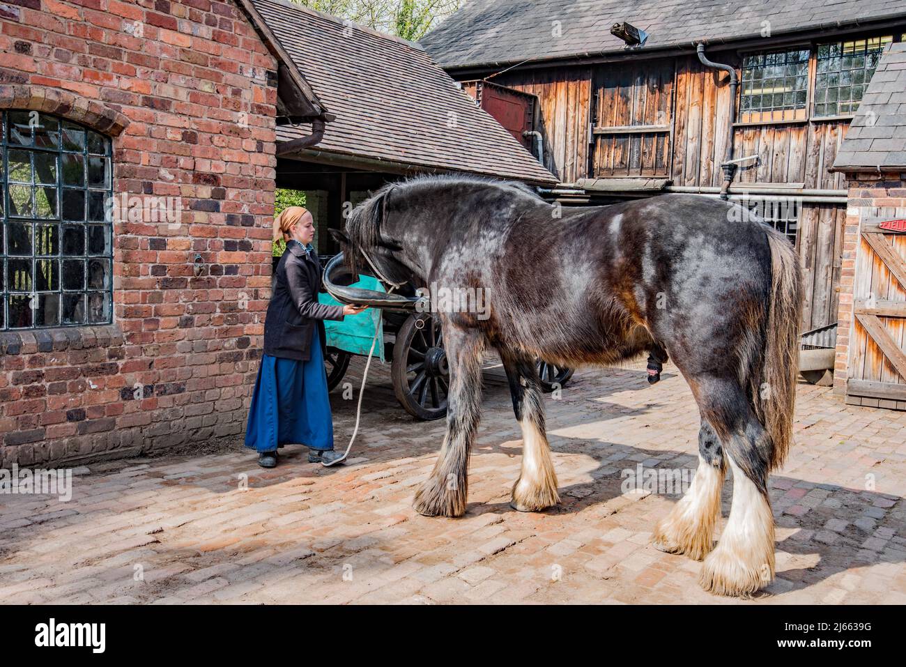 Blists Hill, città vittoriana, parte della Gola di Ironbridge, patrimonio dell'umanità dell'UNESCO, Telford. Un museo all'aperto di strade, negozi, mestieri, industria ecc Foto Stock