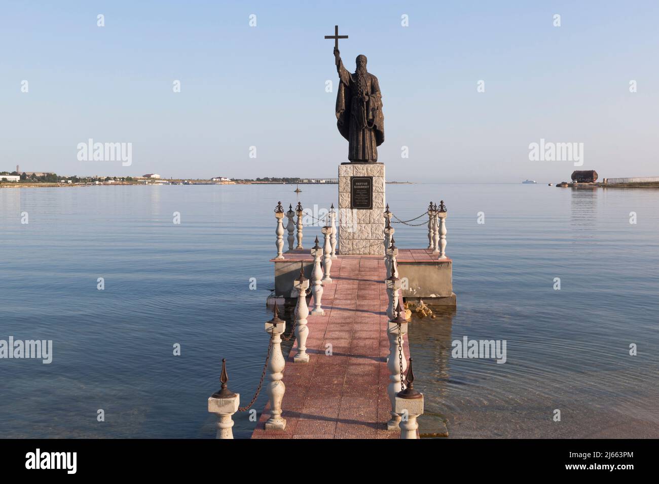 Sevastopol, Crimea, Russia - 28 luglio 2021: Monumento a San Clemente nella baia di Cossack della città di Sevastopol, Crimea Foto Stock