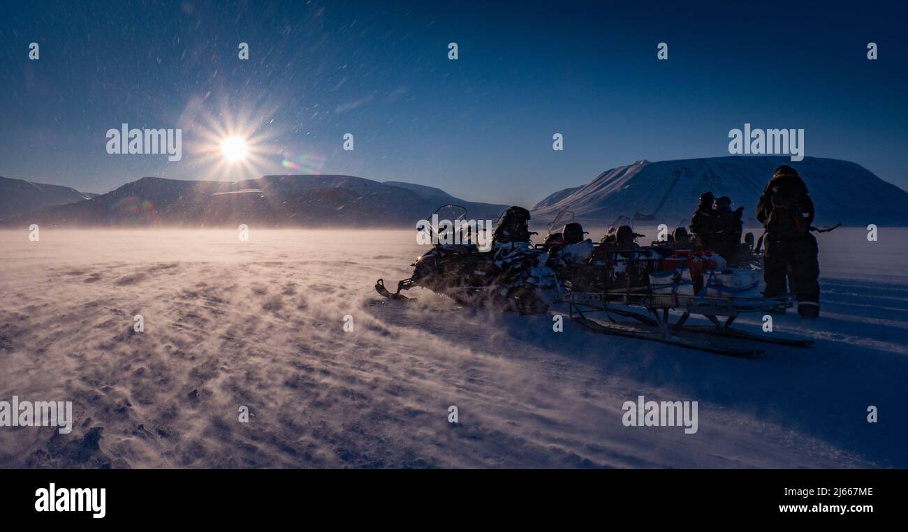 Schneemobiltour a Spitzbergen, meno 25 °C, Eiseskälte Foto Stock