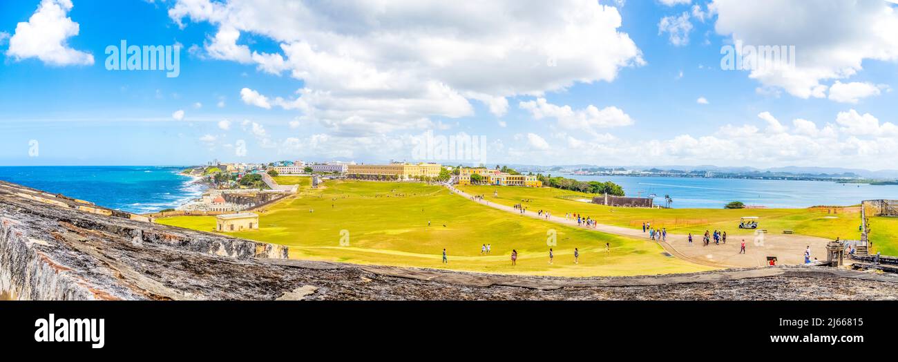 Vista dal Castillo San Felipe de Morro una fortezza del 16 ° secolo un sito storico nazionale di San Juan nella vecchia San Juan a Porto Rico Foto Stock
