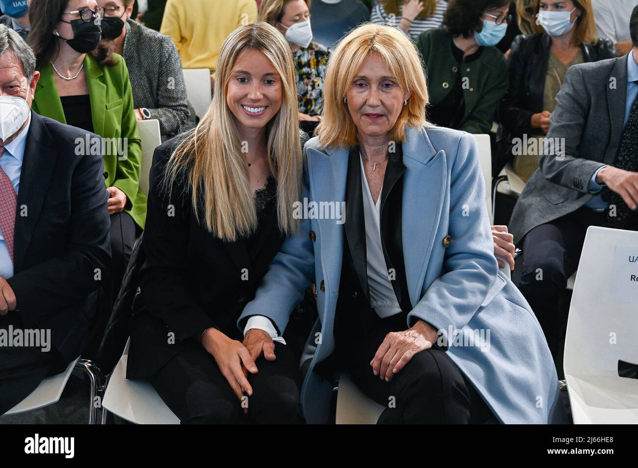 Madrid, Spagna. 28th Apr 2022. Maria Isabel Nadal (L) e Ana Maria Parera (R) partecipano alla presentazione della UAX Rafa Nadal Sports University nel Campus dell'Universidad Alfonso X el Sabio di Madrid. Credit: SOPA Images Limited/Alamy Live News Foto Stock