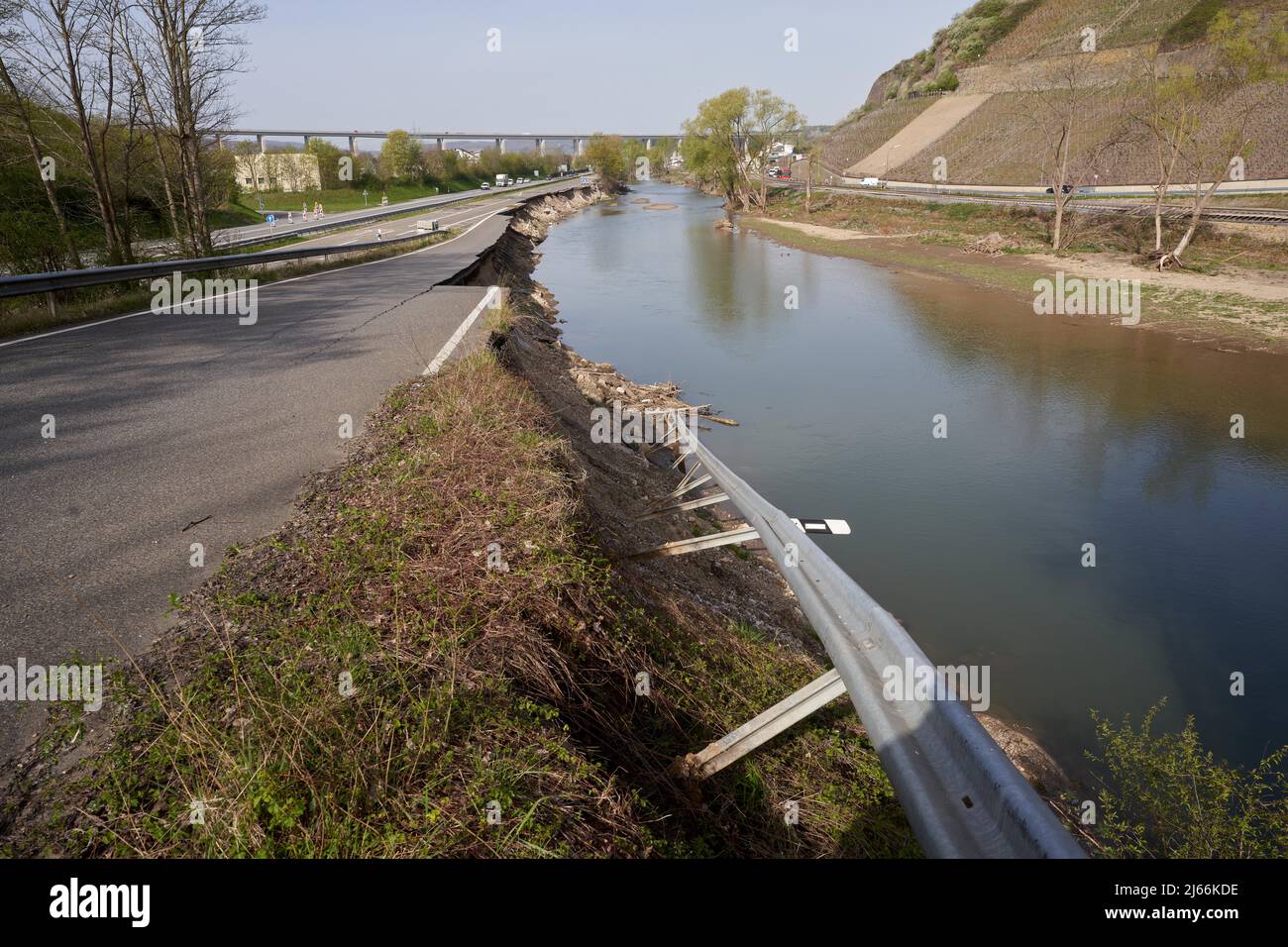 Flutschaeden an der Bundesstrasse 266bbei Ehlingen, Rheinland-Pfalz, Germania Foto Stock