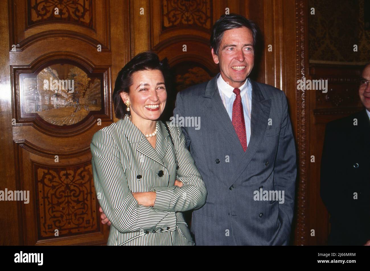 Karl Freiherr von Hahn, deutscher Anwalt, mit Ehefrau Marion, Deutschland um 1995. Foto Stock