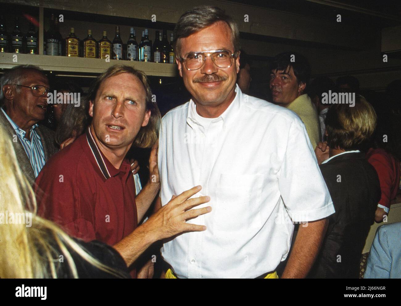 Otto Waalkes, deutscher Komiker und Schauspieler, mit Unternehmer Michael otto, Deutschland um 1990. Foto Stock
