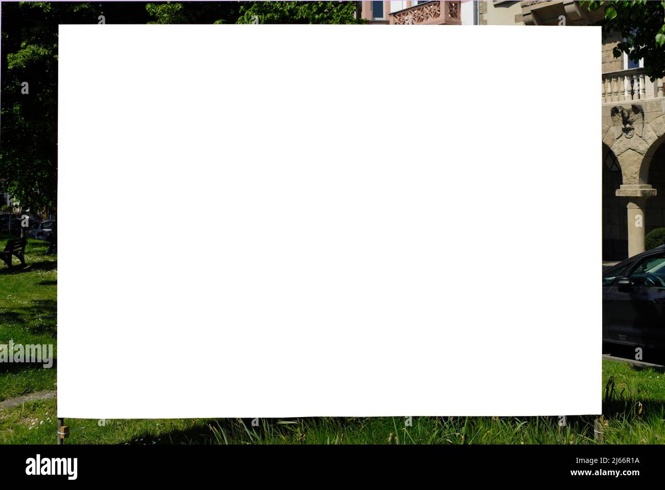 Poster bianco su cartelloni stradali di grandi dimensioni, spazio per copie gratuito. Pubblicità, promozione mock up. Foto Stock