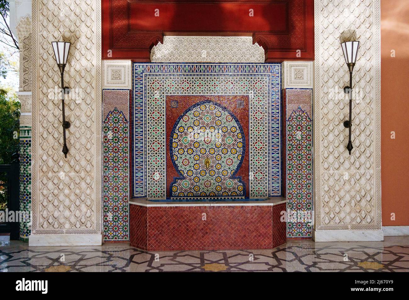 Viaggiare in Marocco. Riad tradizionale a Marrakech. Foto Stock