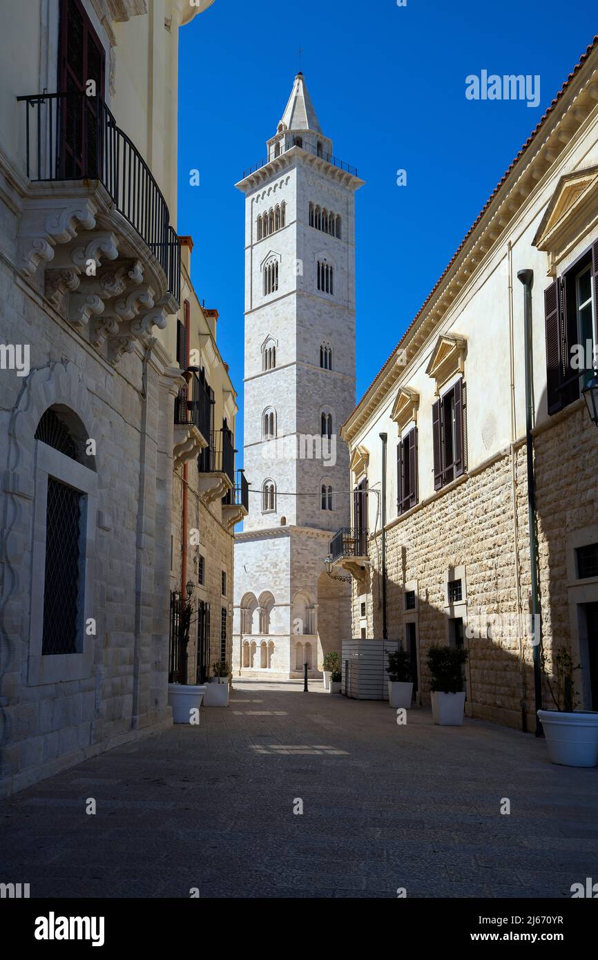 Cattedrale di Trani è la cattedrale cattolica romana dedicata a San Nicola il Pellegrino di Trani, Puglia, Italia. Foto Stock