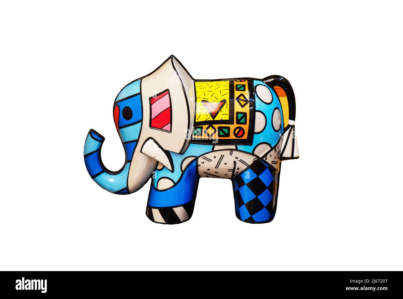 Figurina colorata, giocattolo di un elefante africano su sfondo bianco. Foto Stock