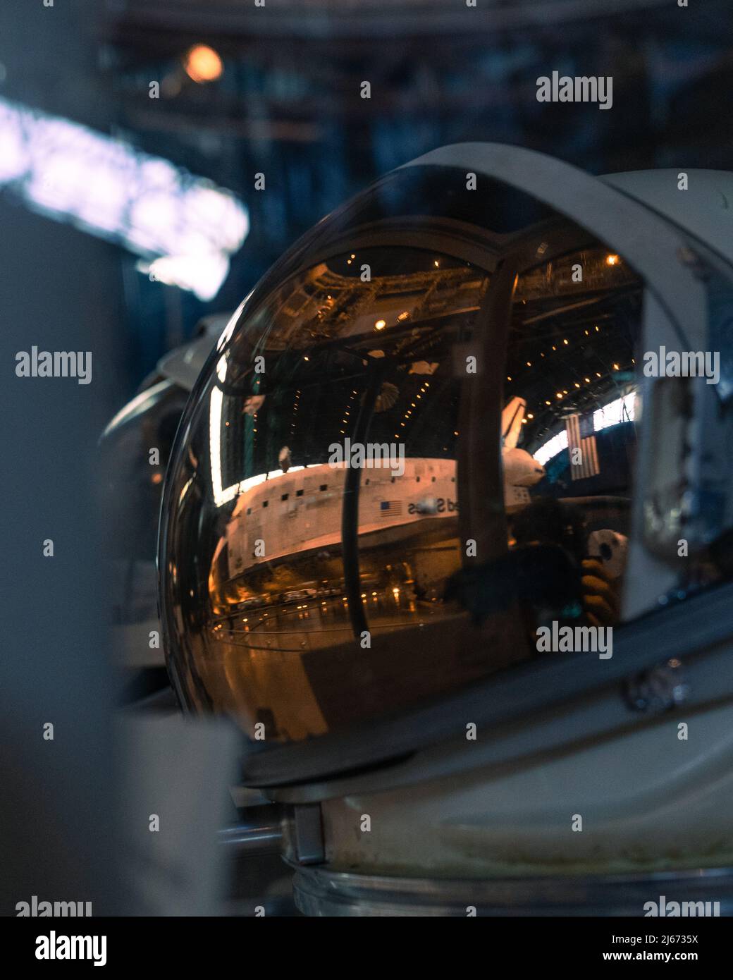 Casco astronauta con riflessione al National Air and Space Museum Foto Stock