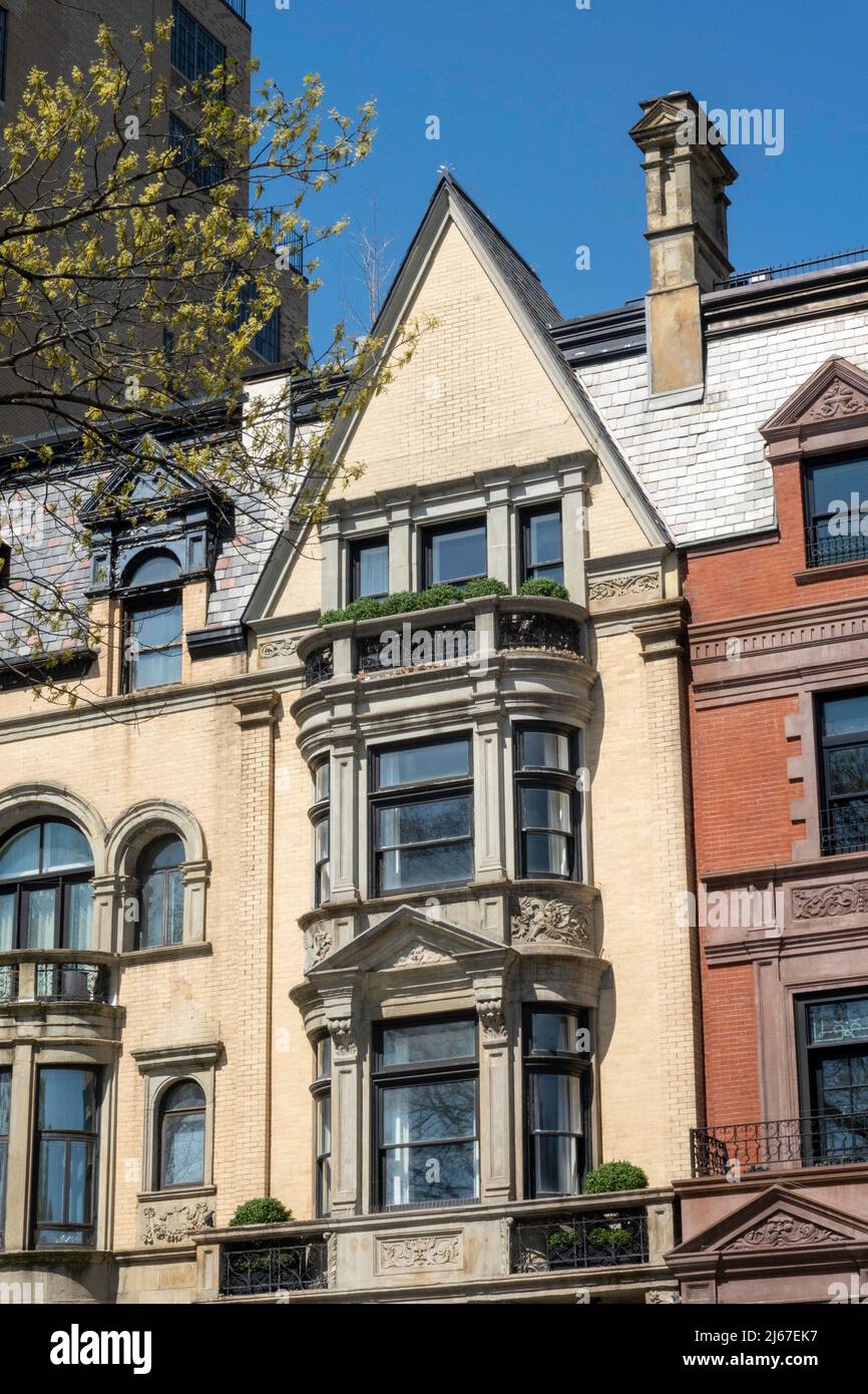 Tre case nel Central Park West Historic District sono state costruite nel 1887, all'angolo di W. 85th Street, New York City, USA 2022 Foto Stock