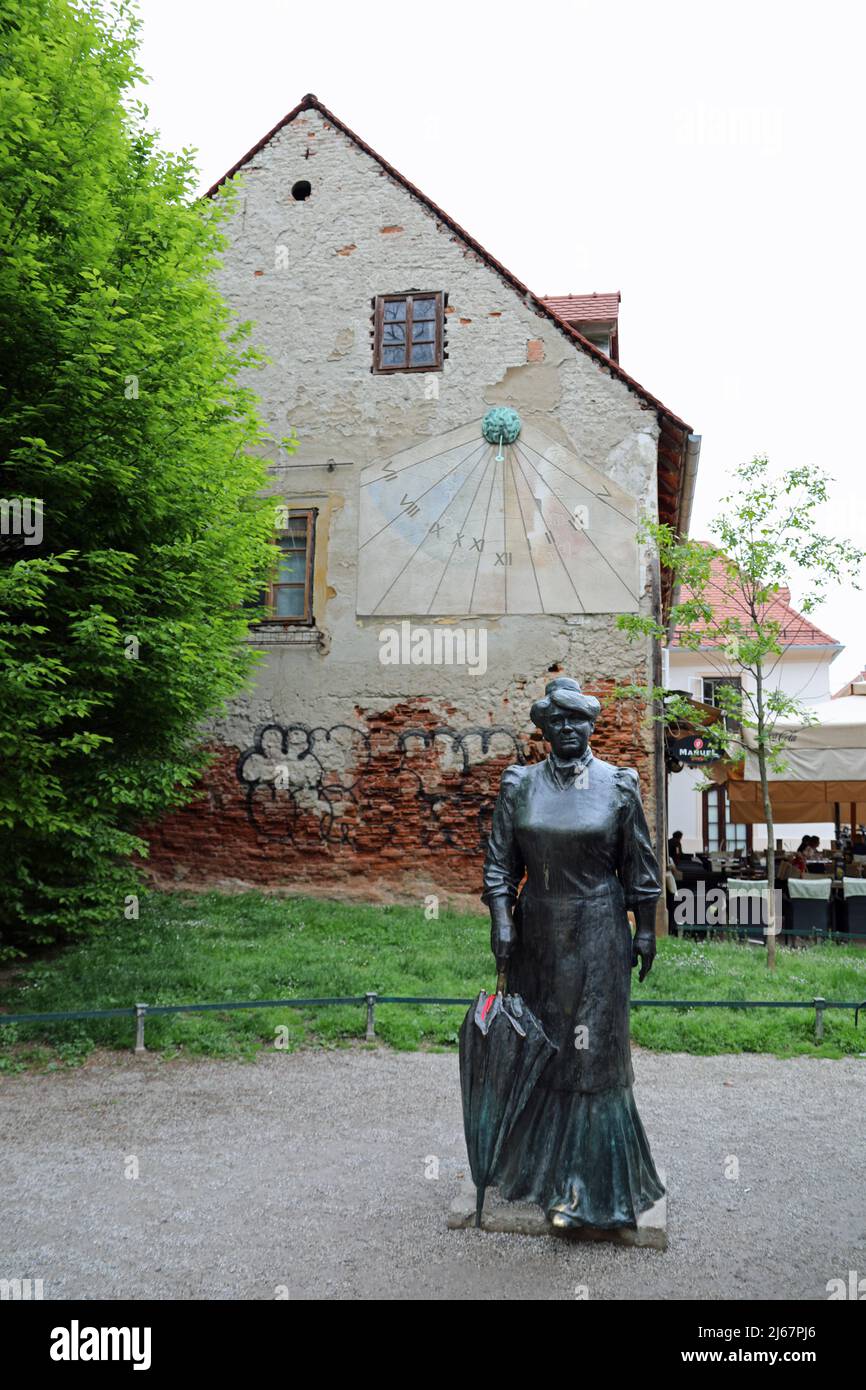 Statua di Marija Juric Zagorka a Zagabria Foto Stock