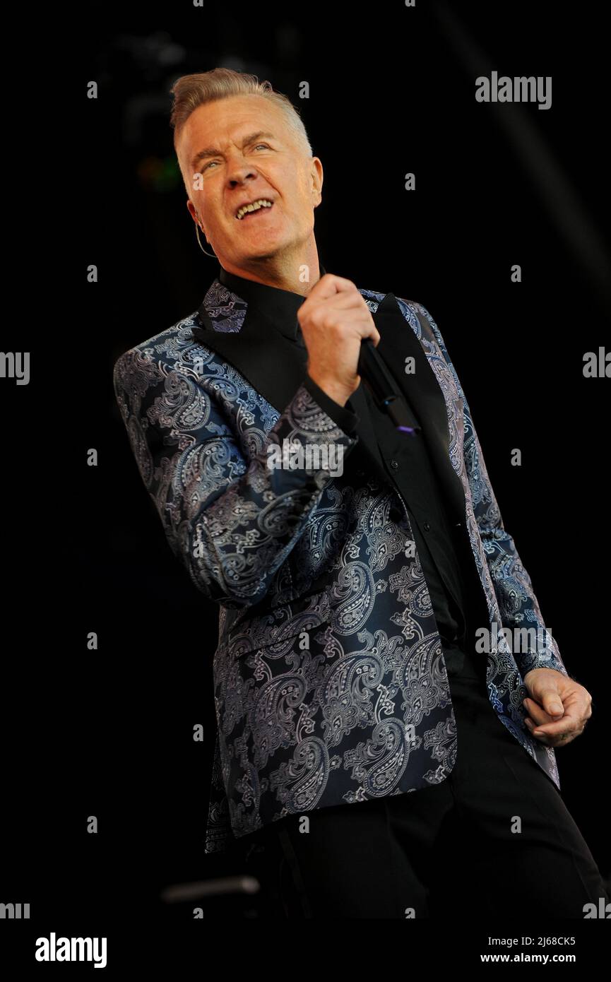 Martin Fry il cantante principale della band ABC 80s che si esibisce al Flashback Festival di Temple Newsom. Foto Stock