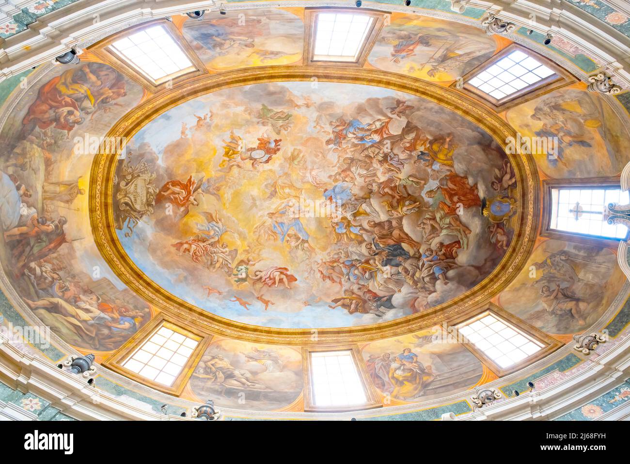 Cappella di San Cataldo alla Cattedrale di Taranto. Un pezzo di barocco napoletano in Puglia. La decorazione affresco della cupola di Paol Foto Stock