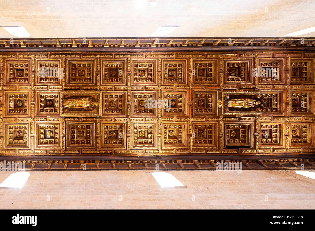 Basílica Catedral de San Cataldo (Cattedrale di San Cataldo) dedicata a San Cataldo, Piazza Duomo, Taranto, Salento, Puglia. Grandioso Foto Stock