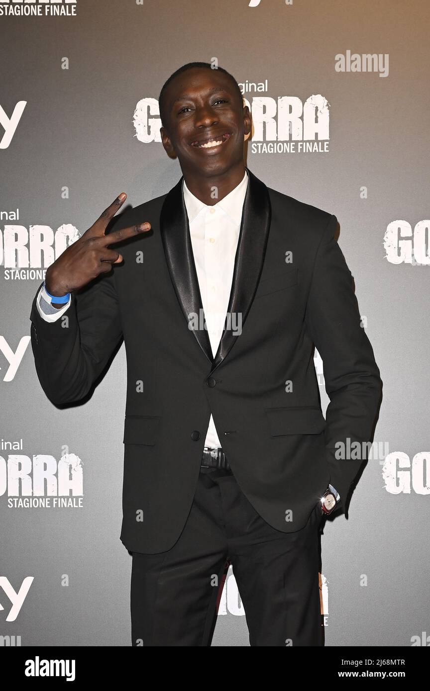 INFO: Il TikToker Khaby Lame italiano sarà al di fuori della giuria per la sfida #TikTokShortFilm al Festival di Cannes 75th evento: (id=126834) Anteprima della Serie -Gomorra - Stagione finale- in onda su Sky. Località: Roma Teatro Brancaccio. Persone: Zoppo Khaby. Riferimento SGP: ShootID=4934139 EventID=126834 Data=15/11/21 Foto Stock