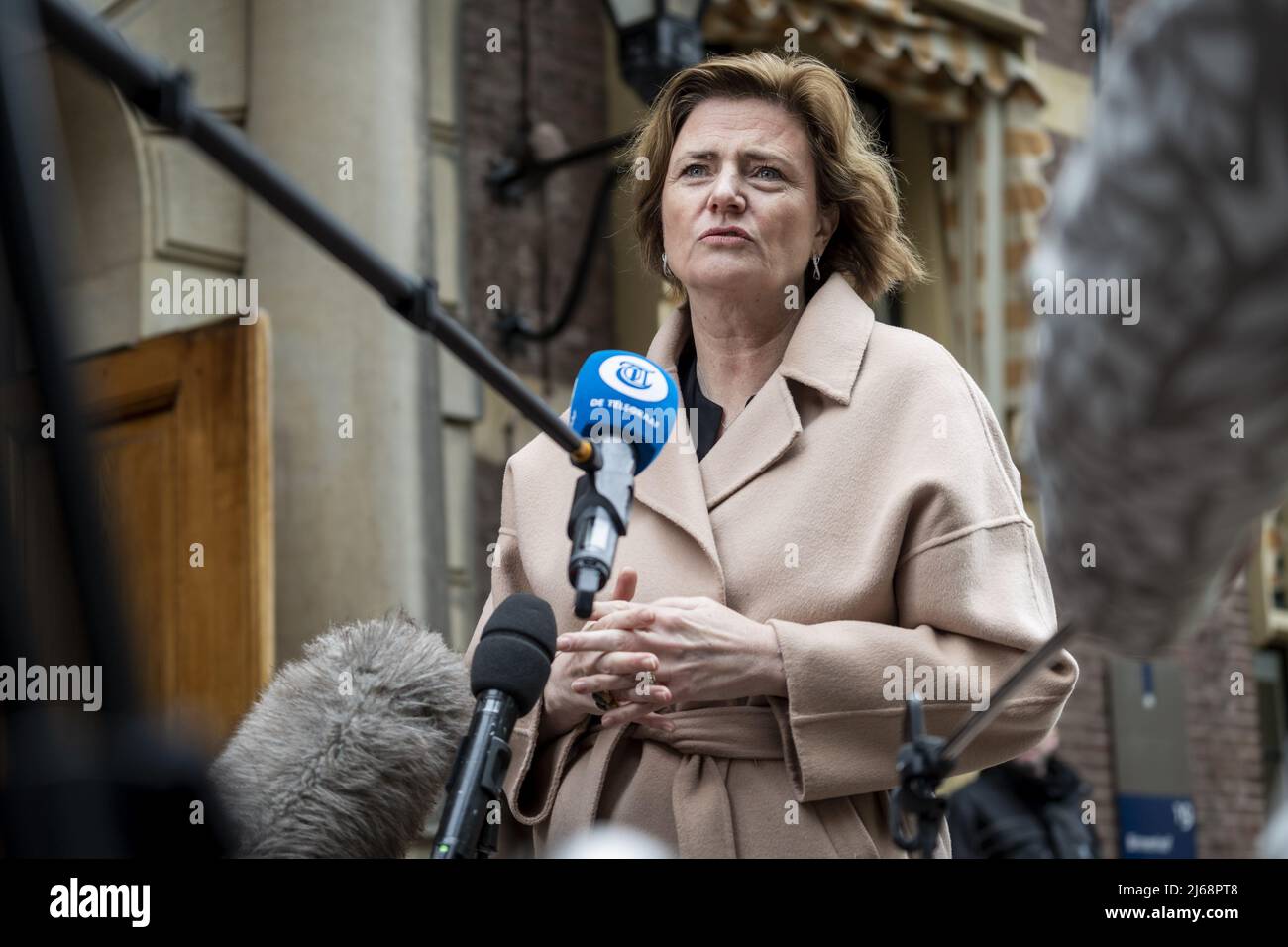 L'Aia, Paesi Bassi. 29th Apr 2022. 2022-04-29 10:29:26 L'AIA - il Ministro degli Affari sociali e dell'occupazione Karien van Gennip all'arrivo al Binnenhof per il Consiglio settimanale dei Ministri. ANP LEX VAN LIESHOUT netherlands OUT - belgium OUT Credit: ANP/Alamy Live News Foto Stock