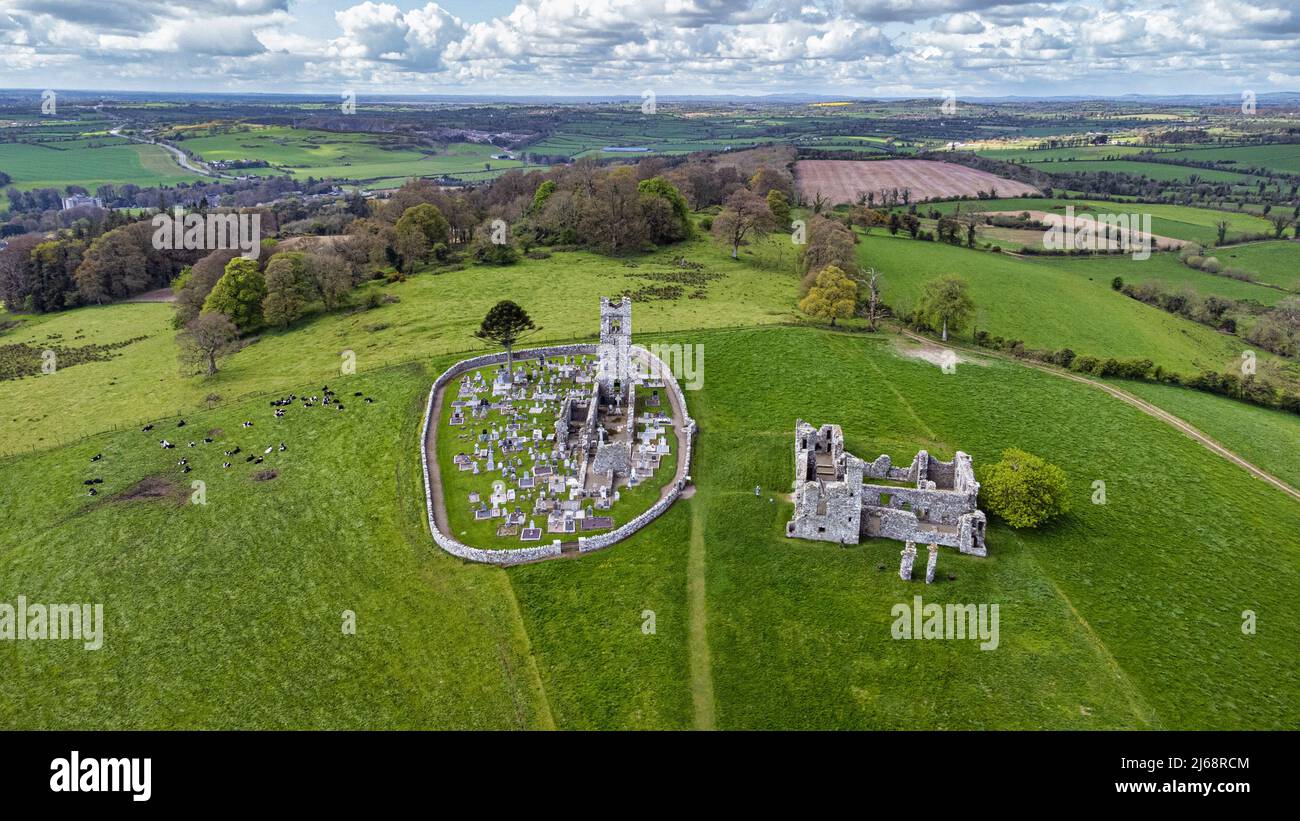 Vista aerea delle rovine di Slane Abbey nella contea di Meath Ireland. Foto Stock