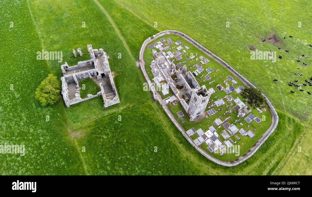 Vista aerea delle rovine di Slane Abbey nella contea di Meath Ireland. Foto Stock