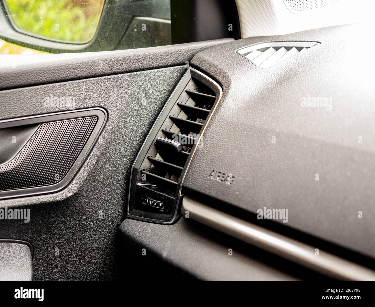 Selezionato Focus Adustable aria condizionata , ventilazione e uscita aria fresca in auto moderne interni Foto Stock
