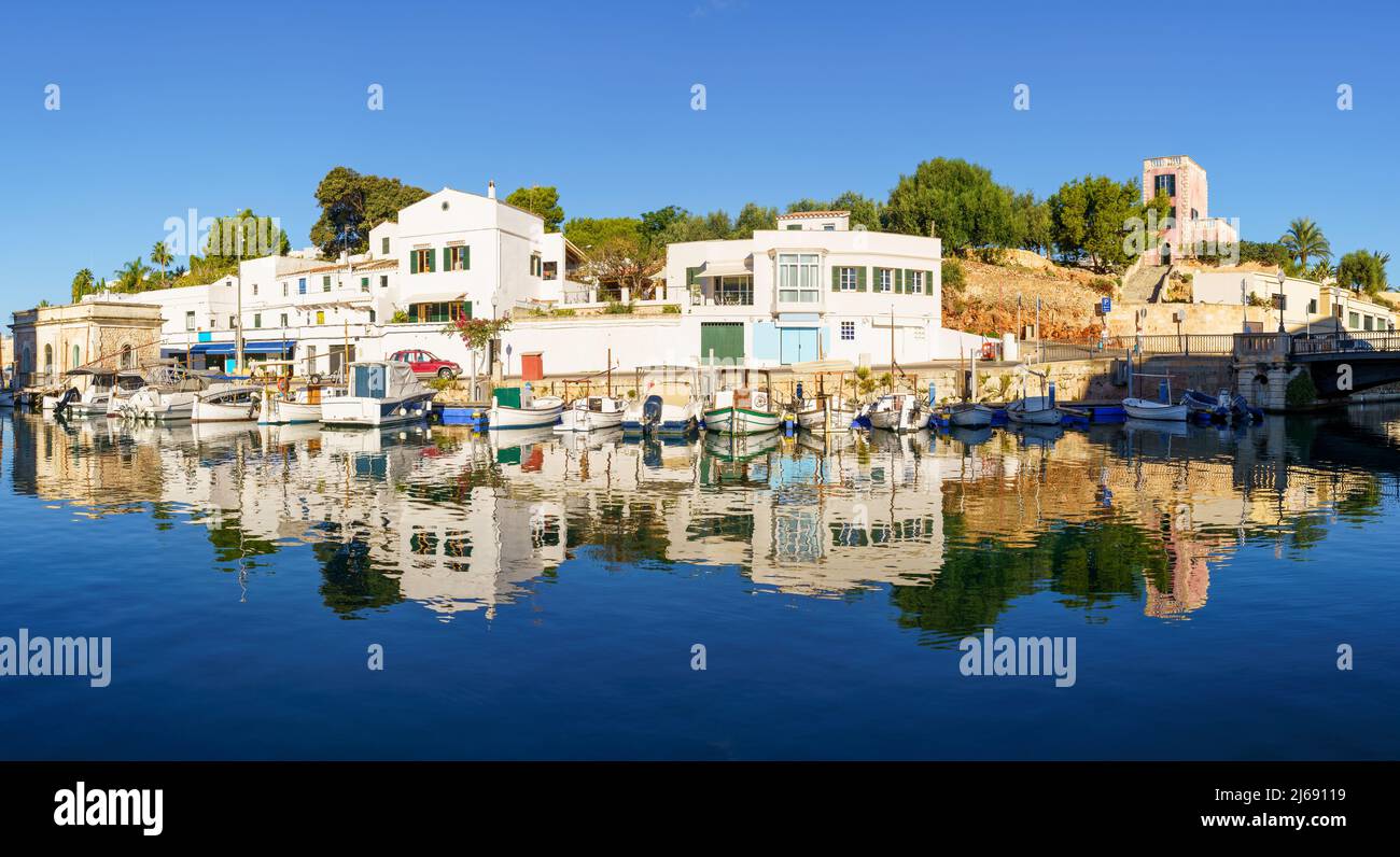 Paesaggio con Ciutadella de Menorca città vecchia, Minorca isola, Spagna Foto Stock