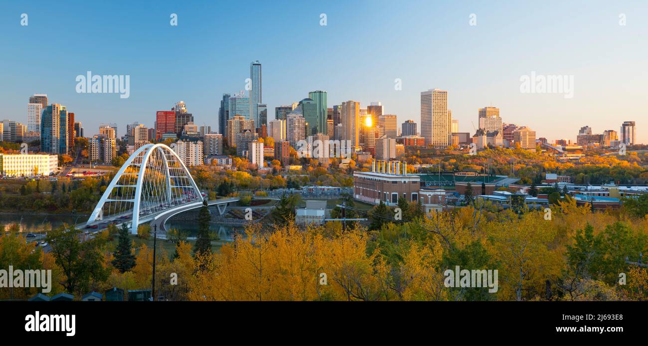 Skyline di Edmonton in autunno, Edmonton, Alberta, Canada, Nord America Foto Stock