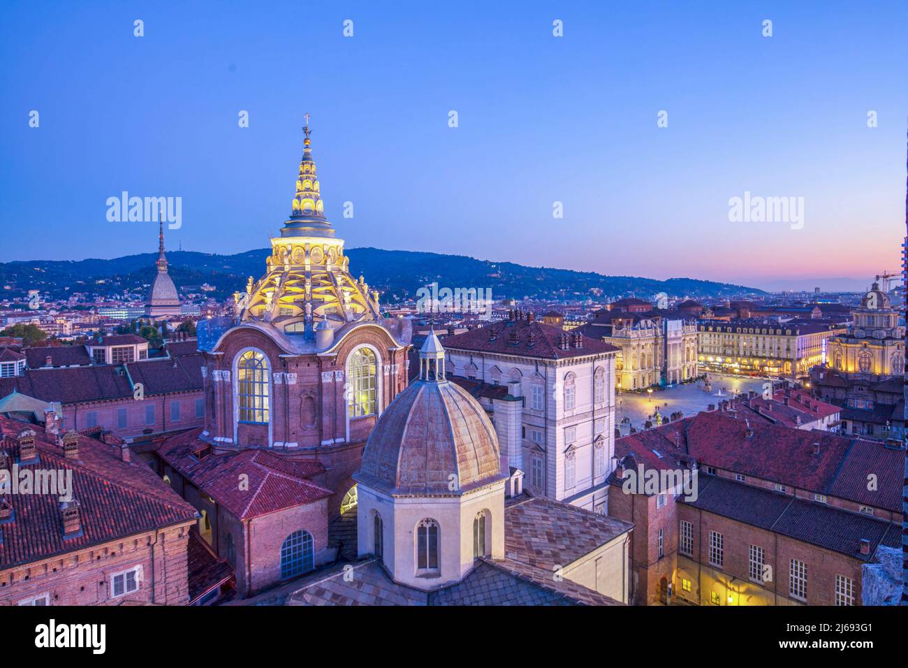 Vista dal Campanile del Duomo, sulla cupola della Cappella della Sacra Sindone, Torino, Piemonte, Italia Foto Stock