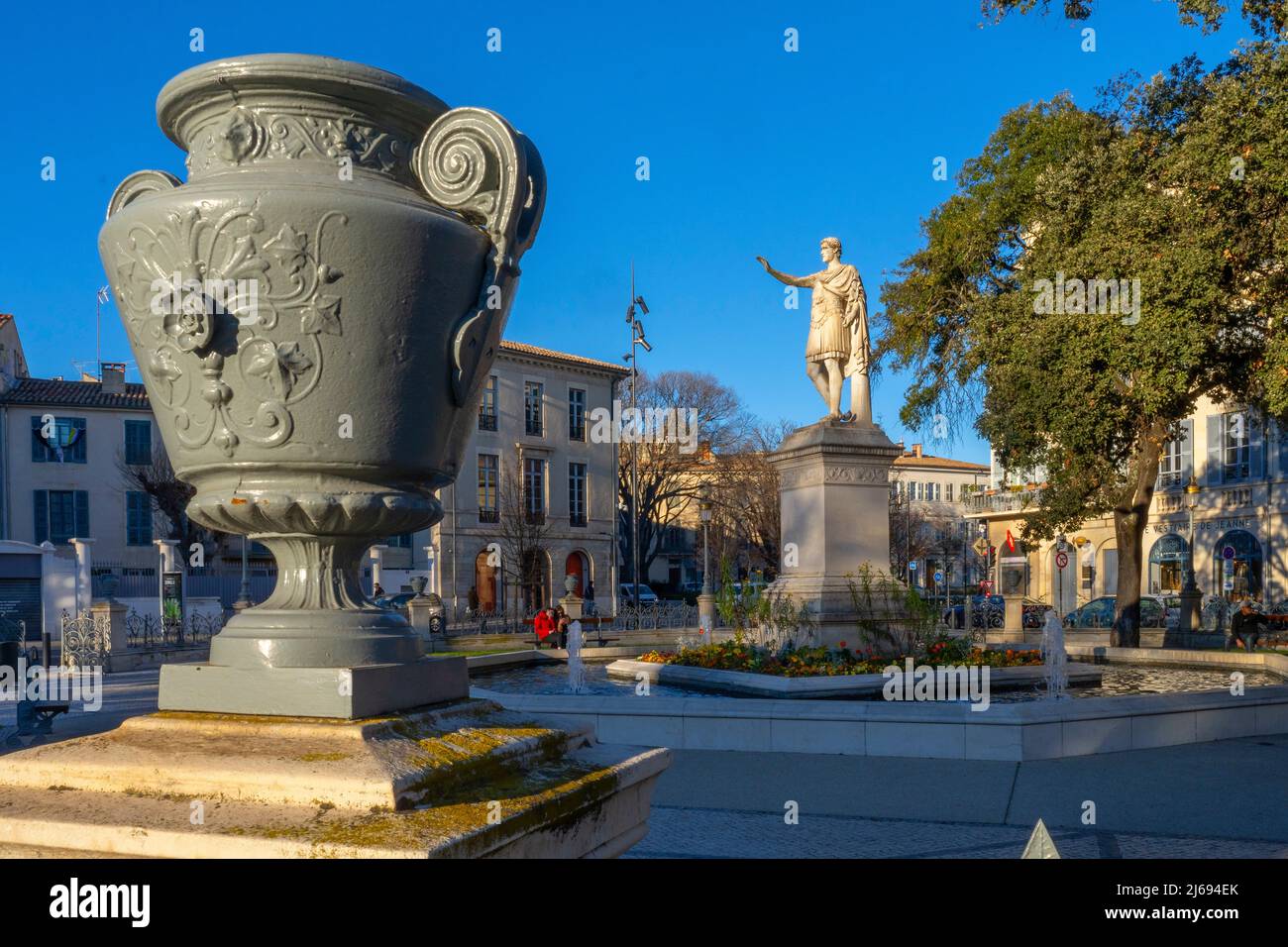 Piazza Antonin, Nimes, Gard, Occitania, Francia, Europa Foto Stock