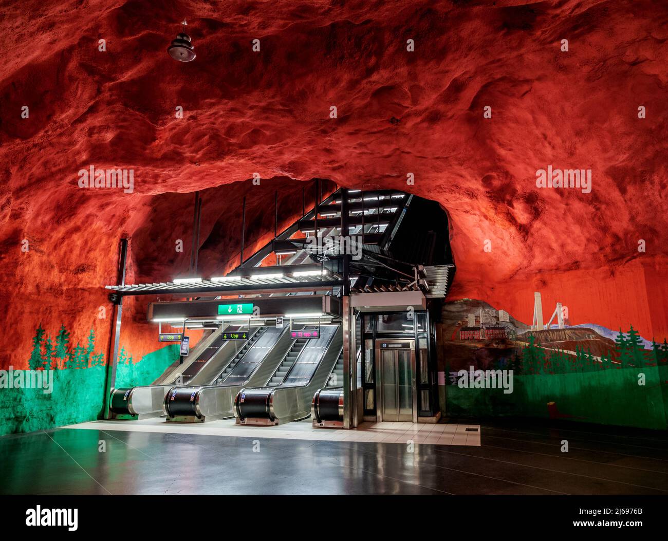 Stazione della metropolitana Solna Centrum, Stoccolma, Stockholm County, Svezia, Scandinavia Foto Stock