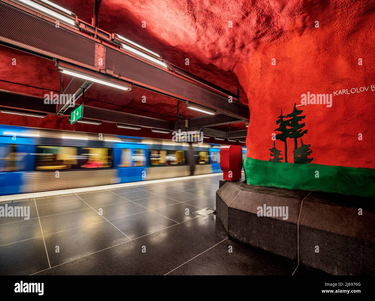 Stazione della metropolitana Solna Centrum, Stoccolma, Stockholm County, Svezia, Scandinavia Foto Stock