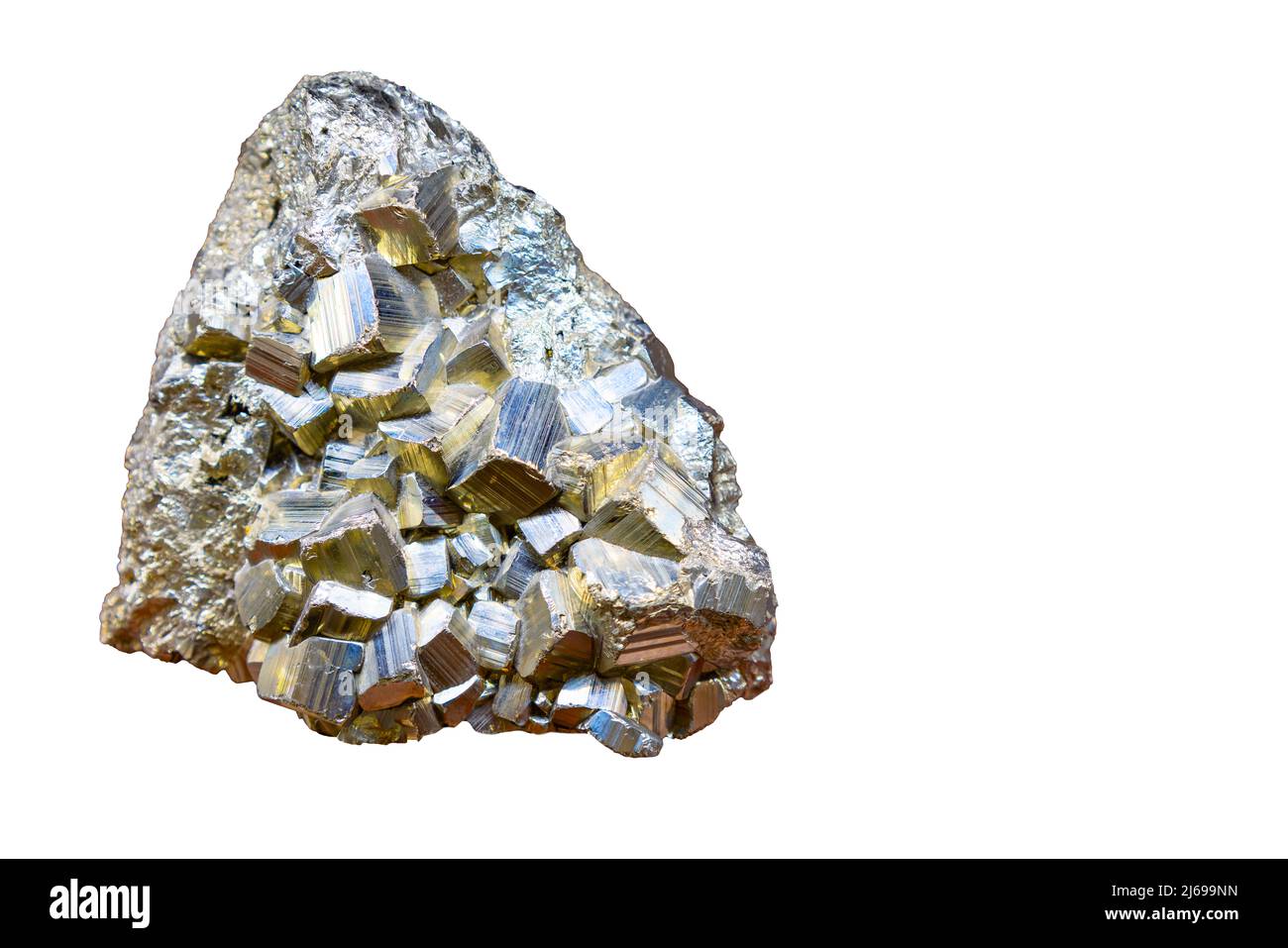 Cristalli cubici di Pirite è spesso chiamato oro di stolti, a causa della sua somiglianza. La pirite di ferro è la forma più comune di solfuro e ha un sacco di industr Foto Stock