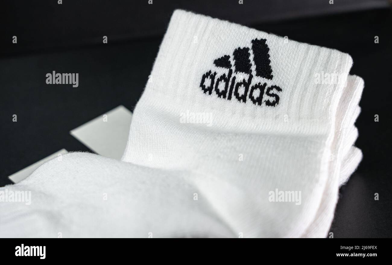 Calze adidas immagini e fotografie stock ad alta risoluzione - Alamy