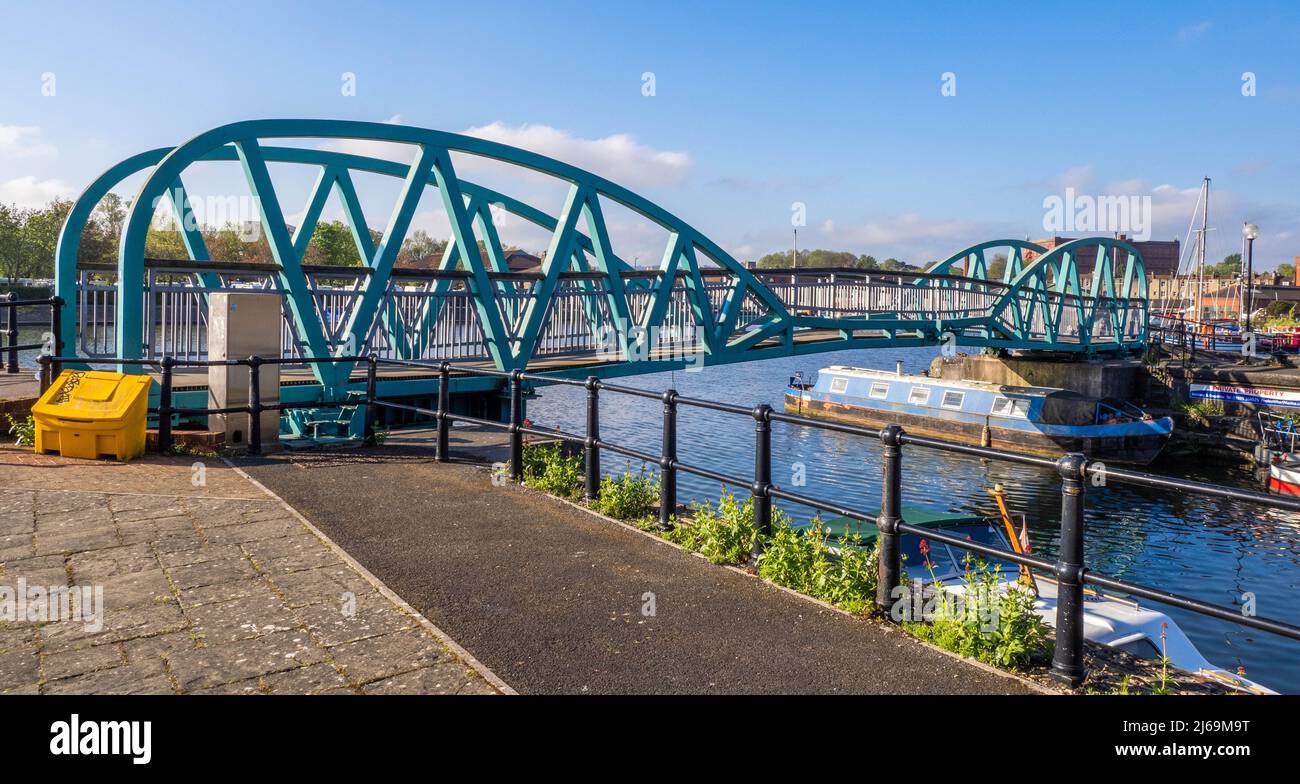 Poole's Wharf Bridge presso il porto galleggiante di Bristol nel Regno Unito Foto Stock