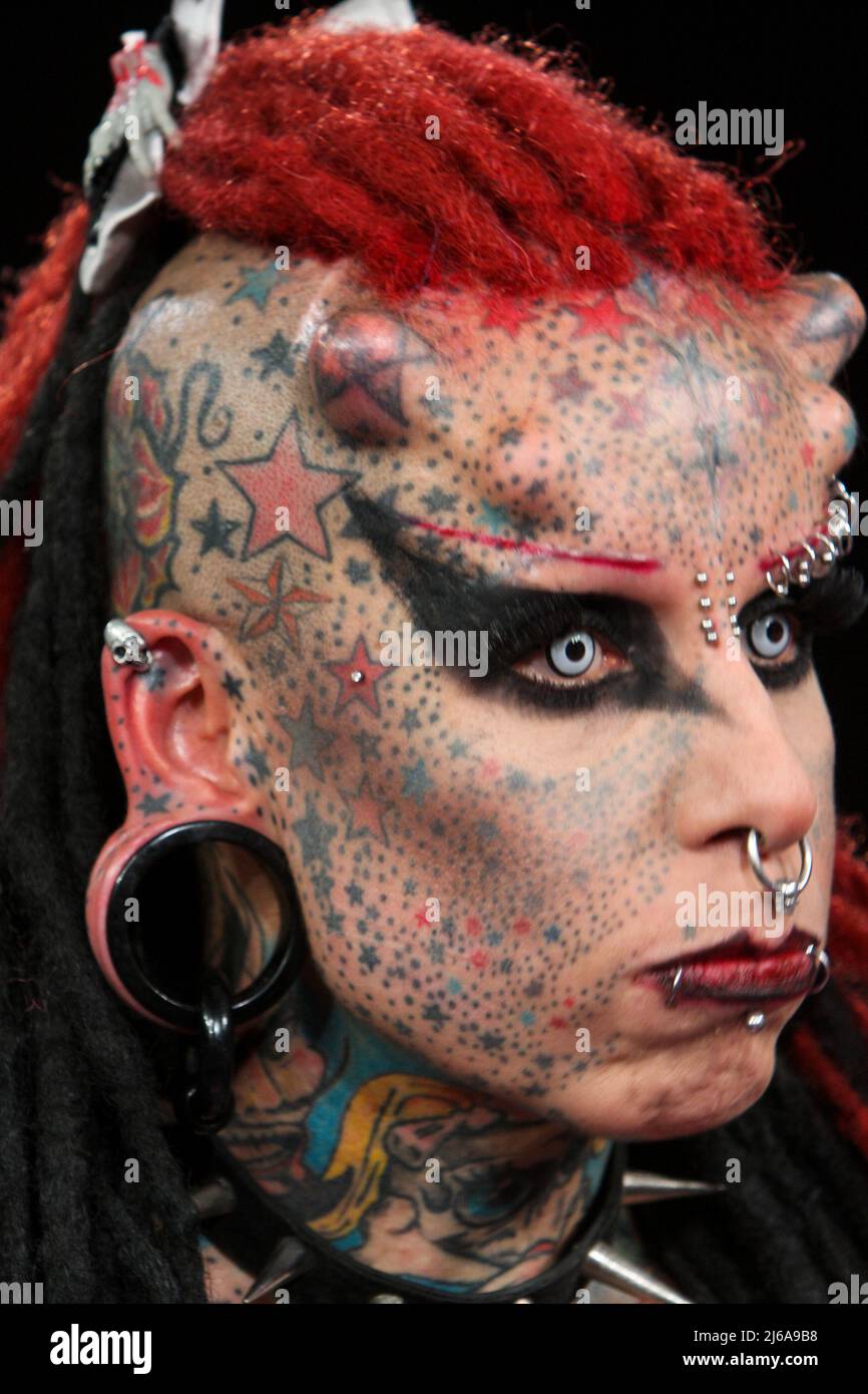 Vampire Woman è un avvocato messicano, una donna d'affari, un attivista, un artista friki e un artista professionista tatuaggio Foto Stock