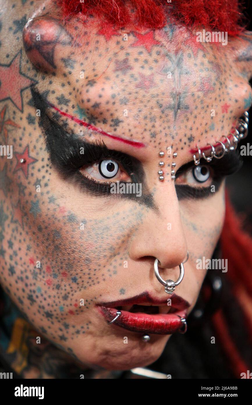 Vampire Woman è un avvocato messicano, una donna d'affari, un attivista, un artista friki e un artista professionista tatuaggio Foto Stock