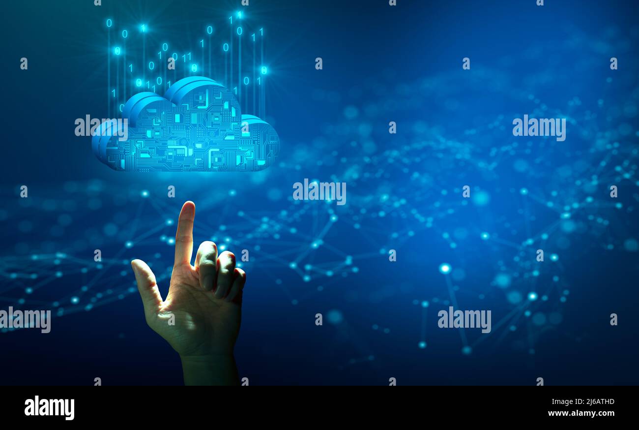 Un uomo d'affari che tiene in mano la rete di storage Internet della tecnologia di cloud computing. Concetto di servizio cloud, tecnologia cloud e storage cloud. Foto Stock