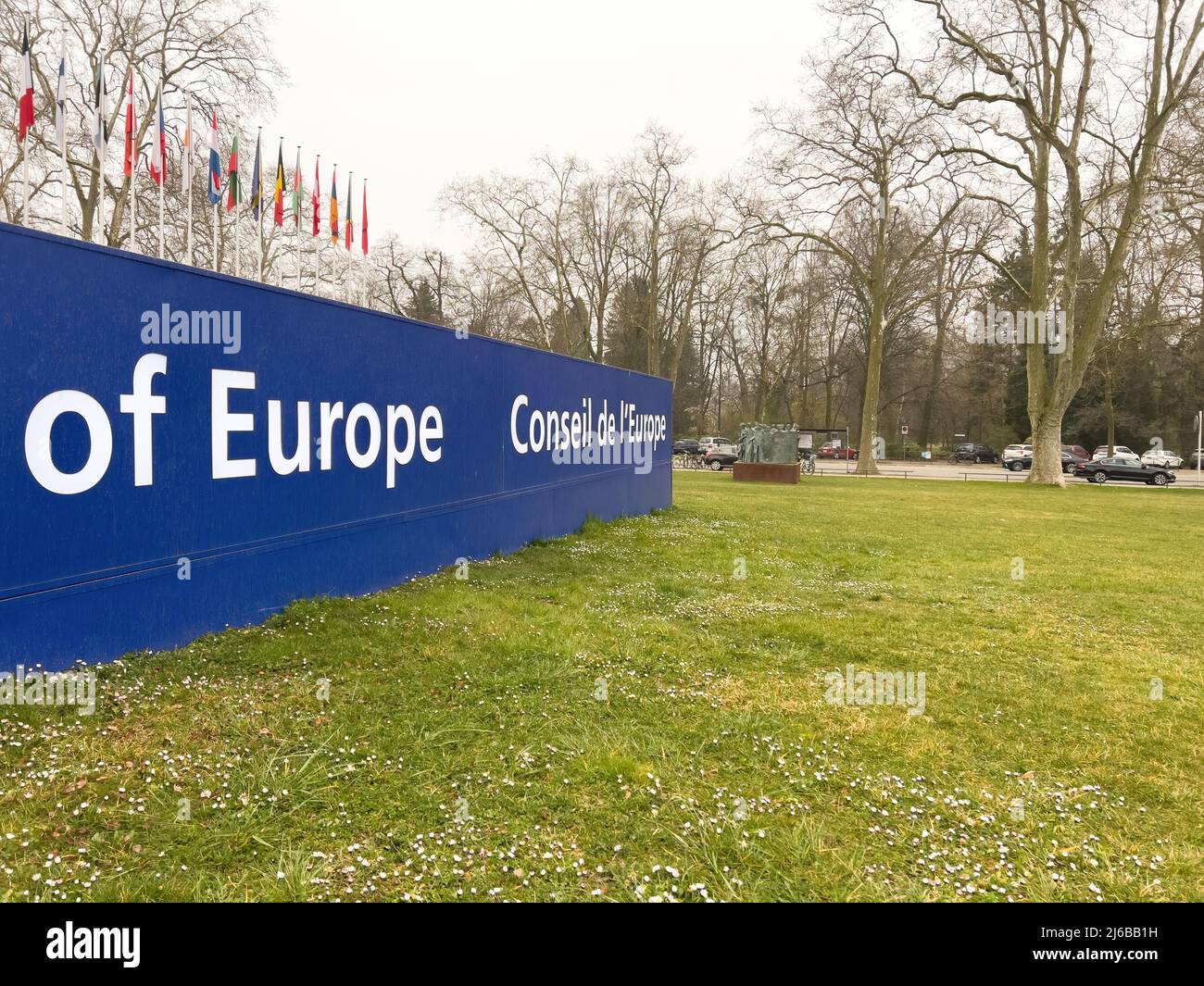 Il banner blu con testo Consiglio d'Europa come Federazione Russa è escluso dall'organizzazione Foto Stock