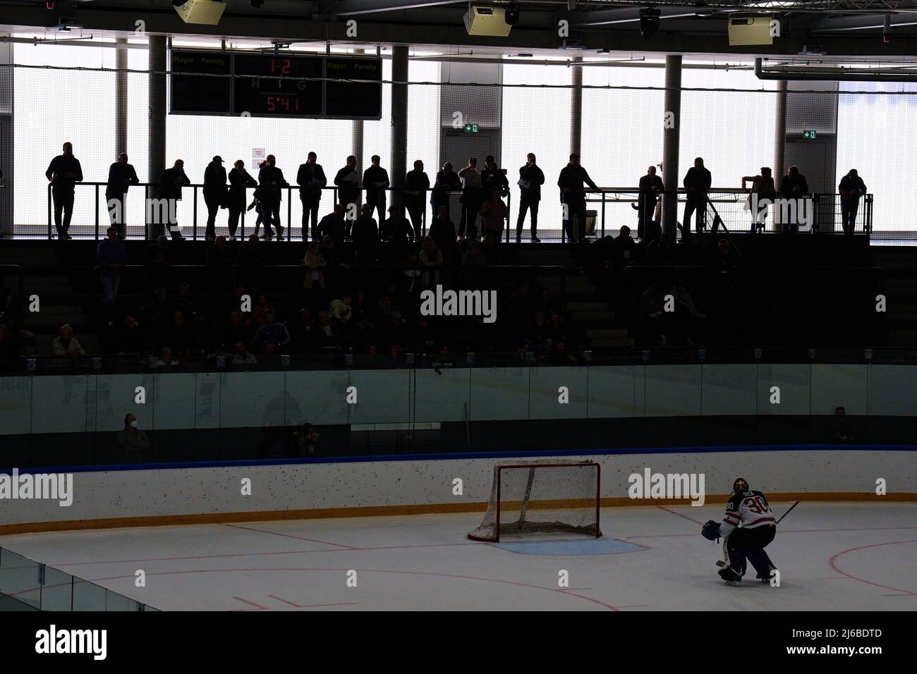 Caratteristiche Erdgas Schwaben Arena nella partita FINLANDIA - CANADA 6-5 (OT) IIHF U18 JUNIOR ICE HOCKEY WORLD CHAMPIONSHIPS Quarter final in Kaufbeuren, Germania, Apr 28, 2022, Stagione 2021/2022 © Peter Schatz / Alamy Live News Foto Stock