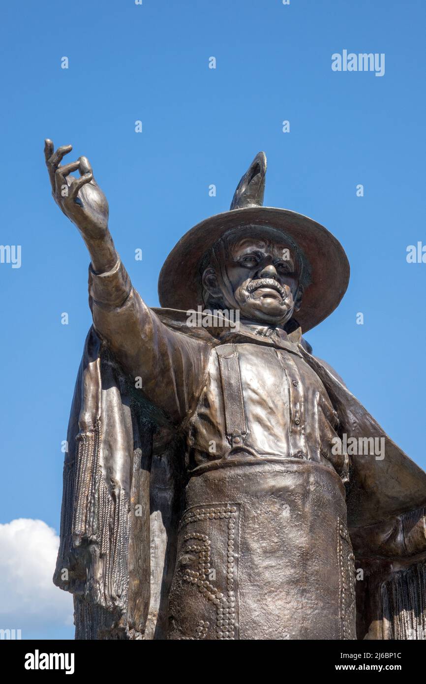 Capo Johnson Un capo indiano Tlingit sulla statua Rock in Ketchikan Alaska Foto Stock