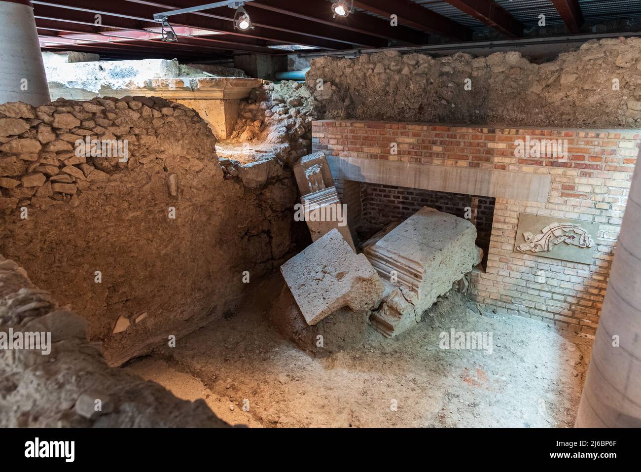 Questo complesso testimonia ciò che rimane del tempio italico della seconda metà del terzo secolo. BC, preservato grazie al fatto che ciò che è n Foto Stock