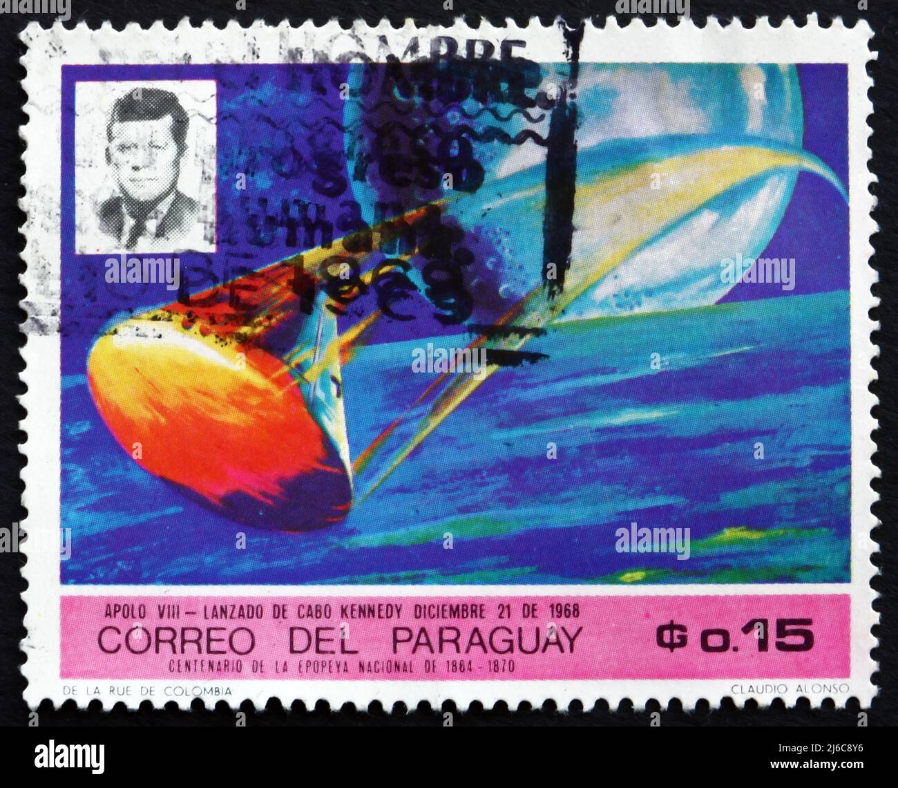 PARAGUAY - CIRCA 1969: Un francobollo stampato in Paraguay mostra Apollo 8 e John F. Kennedy, Missioni spaziali, circa 1969 Foto Stock