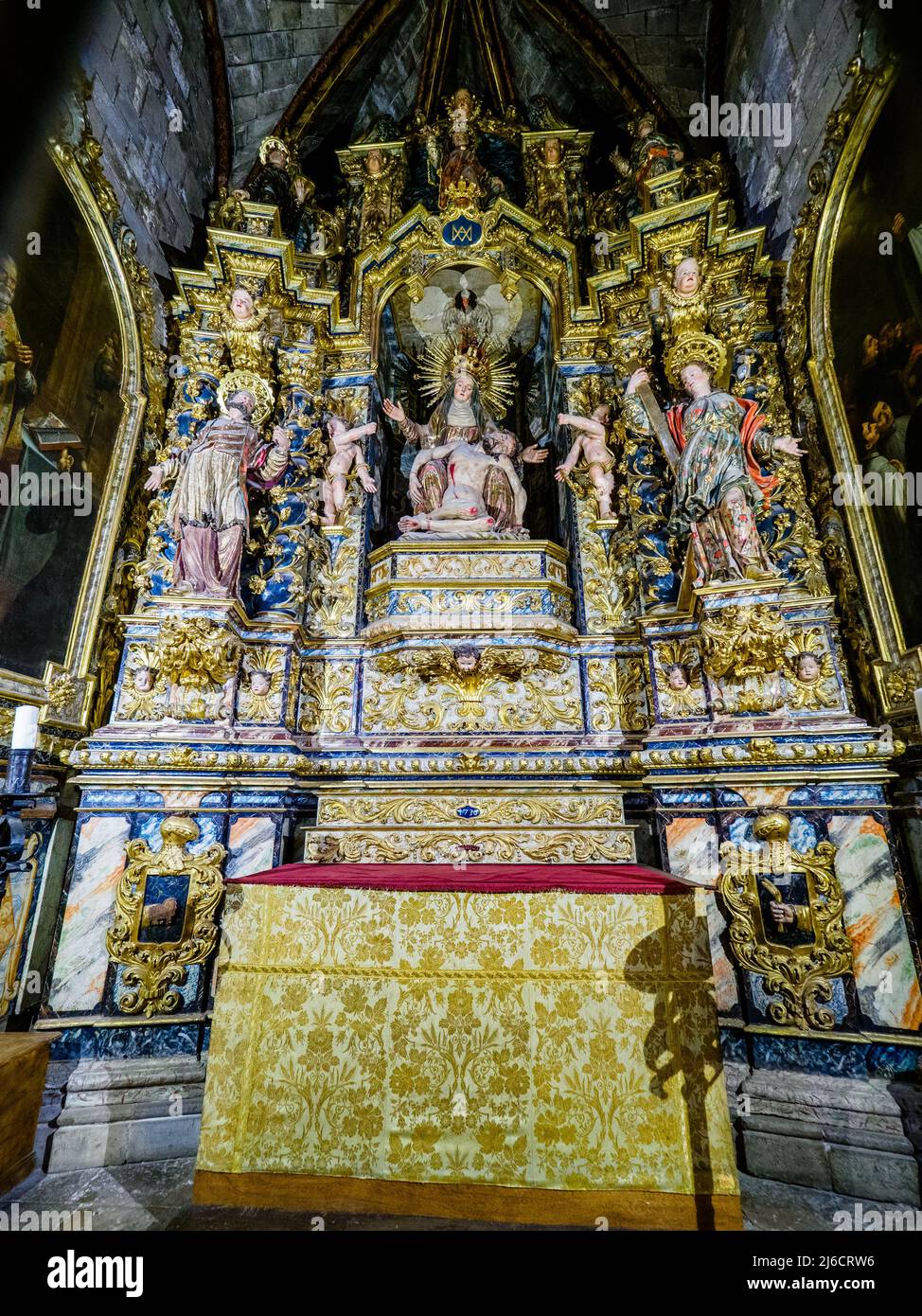 Alterpiece della Vergine Addolorata nella Cappella di San Vincenzo (Capilla de San Vincente) - Cattedrale di Santa Maria di Girona - Spagna Foto Stock