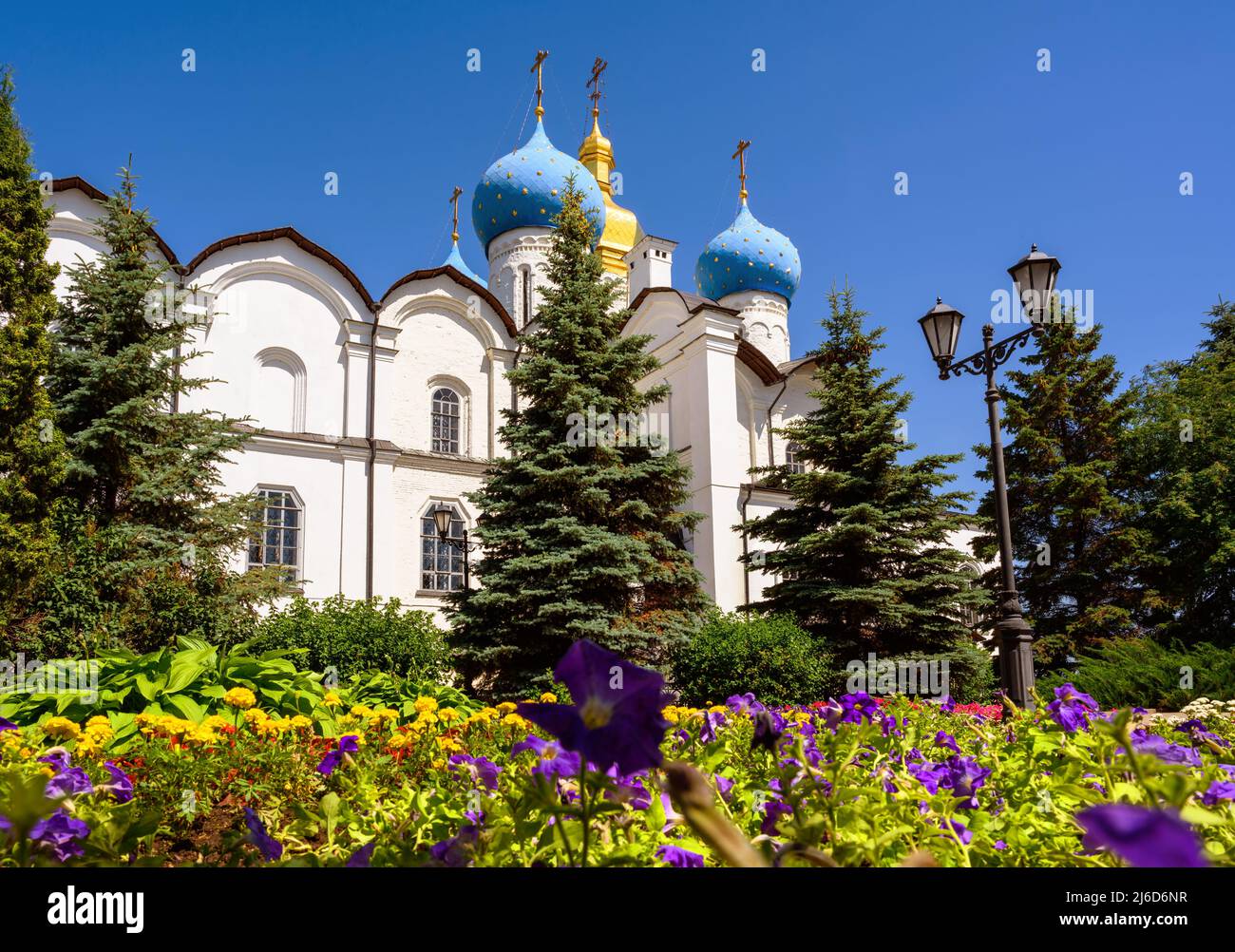 Cattedrale dell'Annunciazione nel Cremlino Kazan, Tatarstan, Russia. Chiesa ortodossa russa, antica pietra miliare di Kazan in estate. Questo posto è attrazione turistica Foto Stock